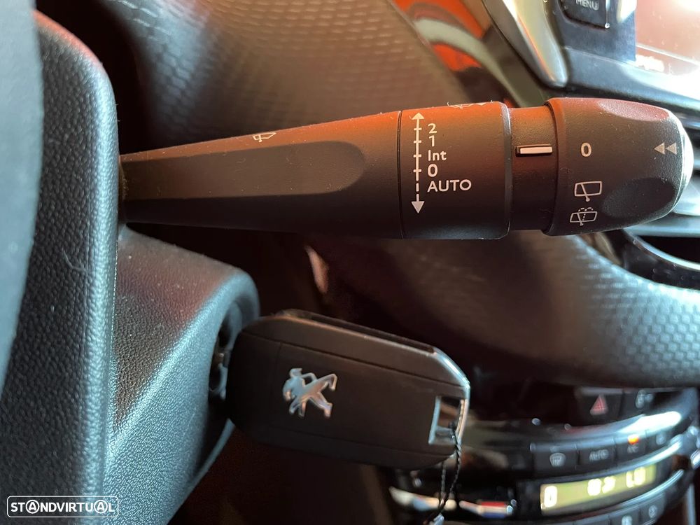 Peugeot 208 1.6 BlueHDi GT Line - 18