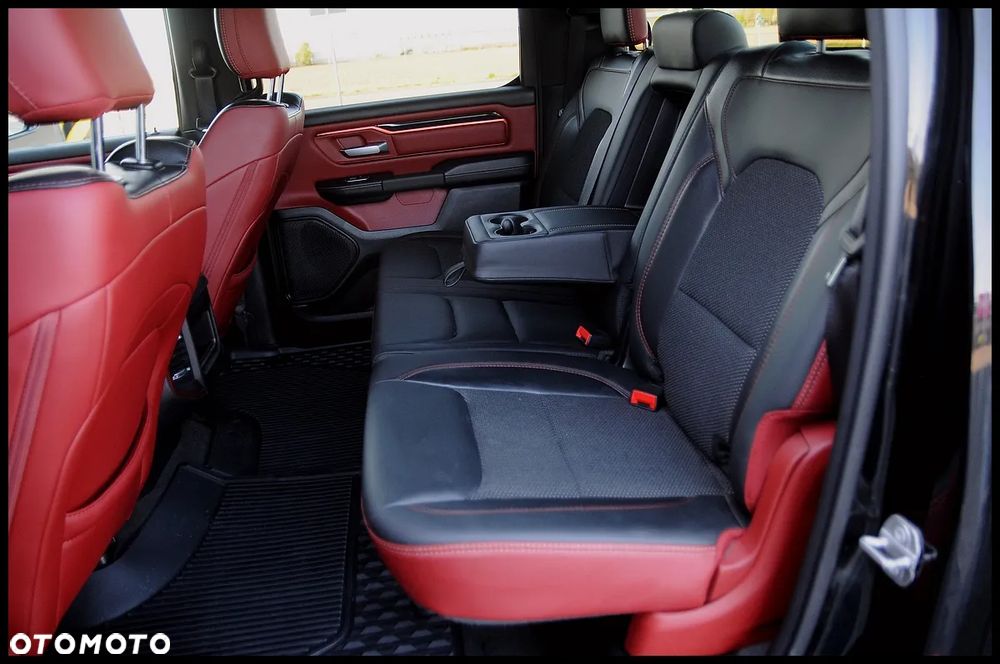 Dodge RAM - 32