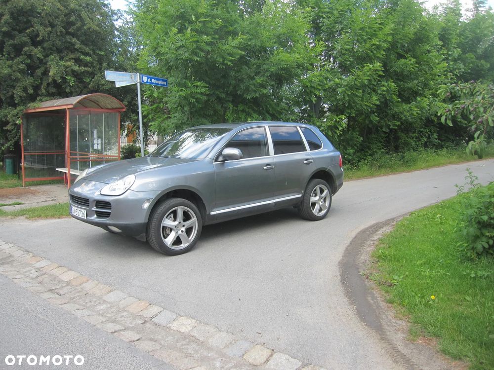 Porsche Cayenne - 1