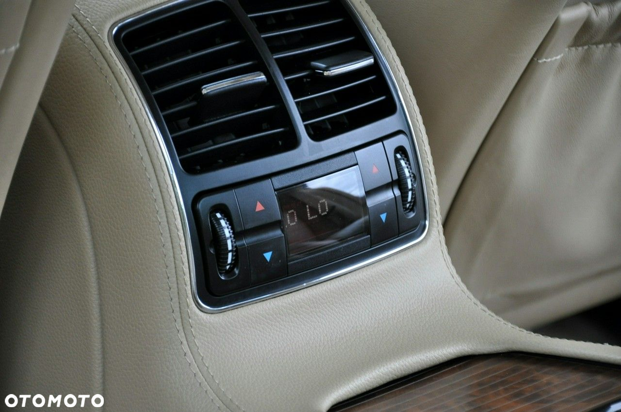 Mercedes-Benz CLS - 21