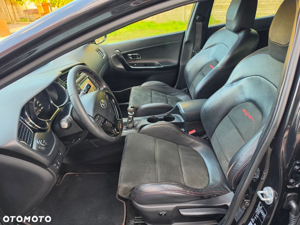 Kia Ceed - 16