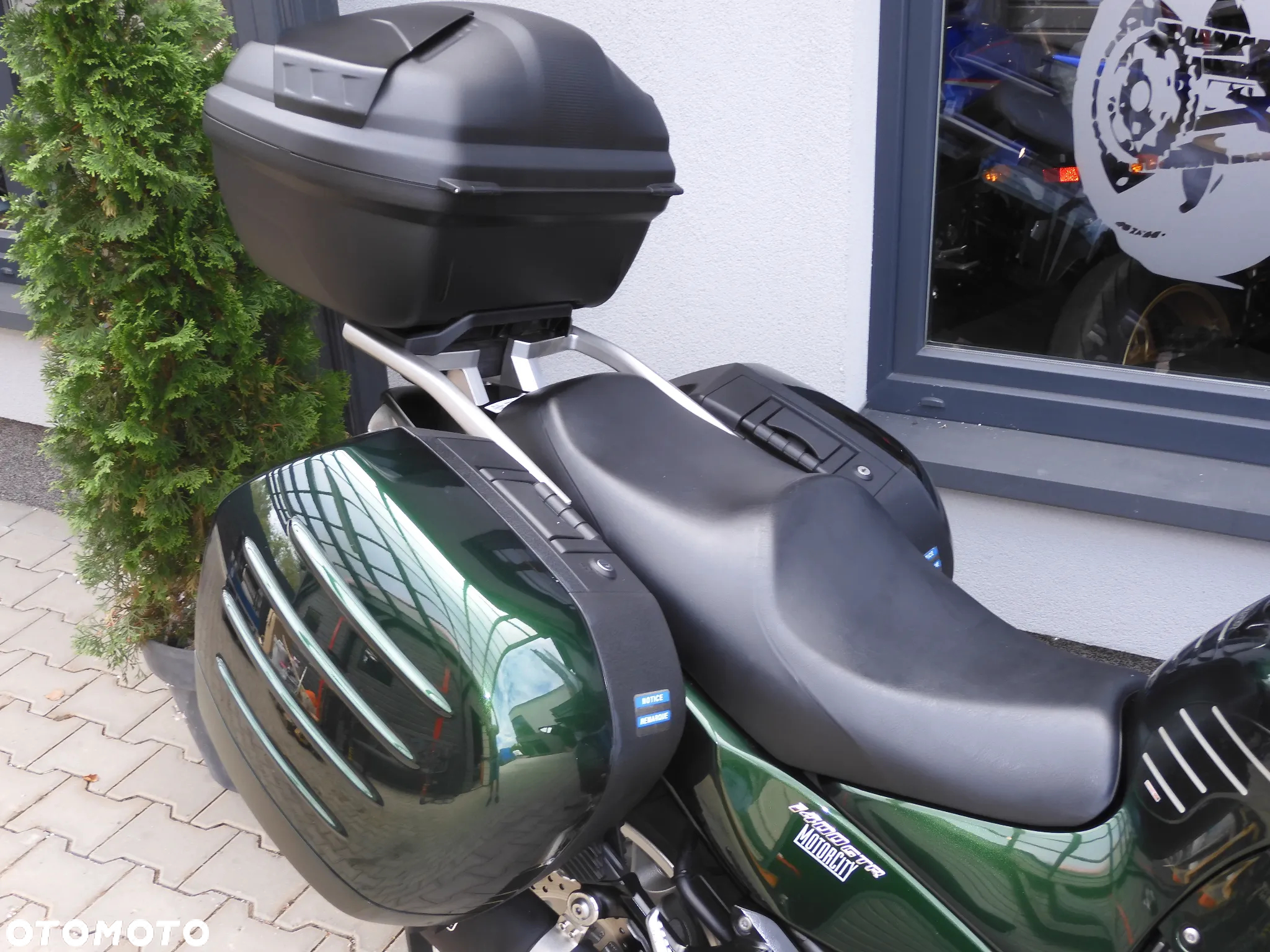 Kawasaki GTR - 6