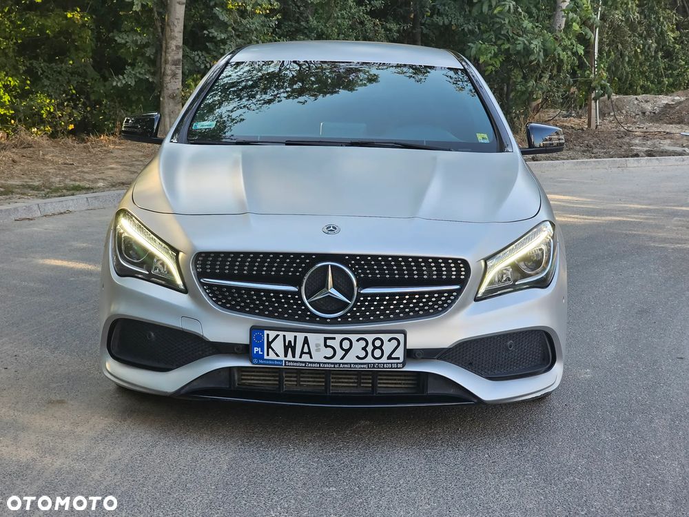 Mercedes-Benz CLA 220 4-Matic AMG Line - 12