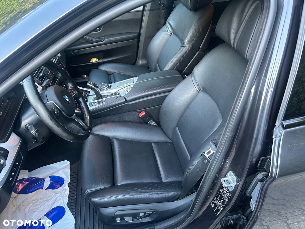 BMW Seria 5 530d Sport-Aut - 12