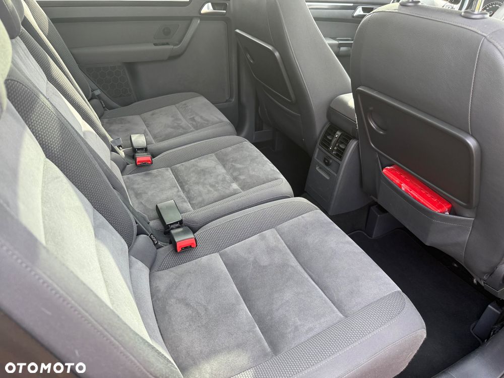 Volkswagen Touran 2.0 TDI DPF Highline DSG - 11