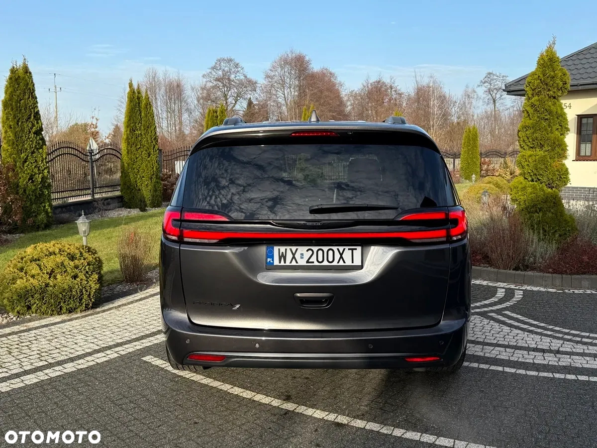 Chrysler Pacifica - 7
