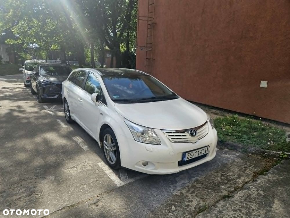 Toyota Avensis 2.2 D-CAT Sol plus NAVI - 2