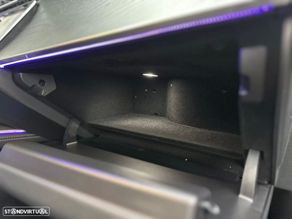 Mercedes-Benz E 300 e Exclusive Line - 31