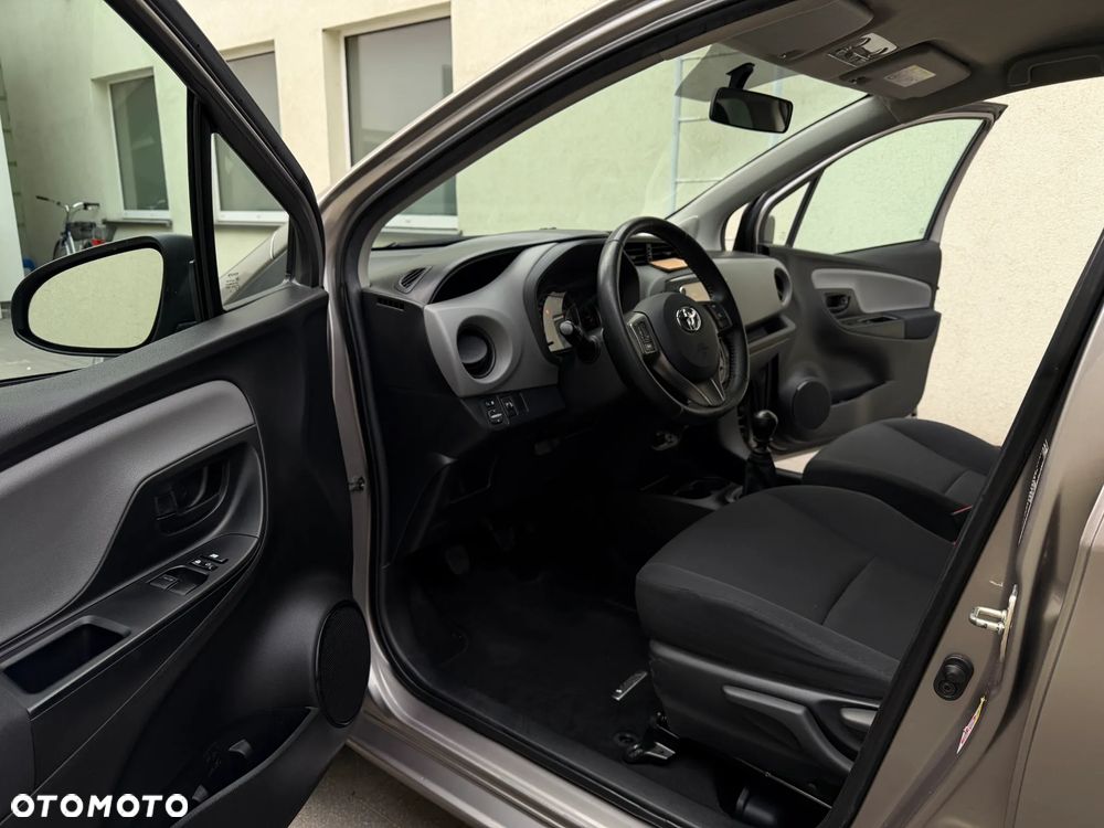 Toyota Yaris 1.33 VVT-i Executive - 5
