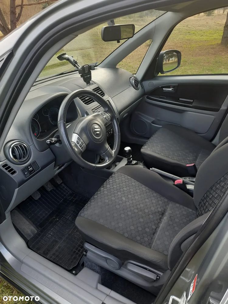 Suzuki SX4 2.0 DDiS 4x4 Style - 9