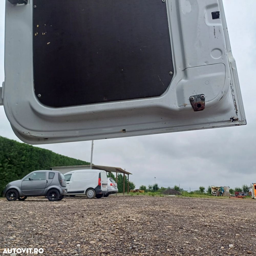 Mercedes-Benz Sprinter - 14
