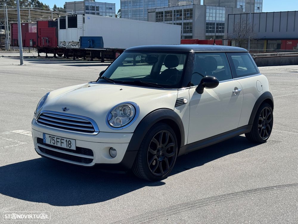 MINI 3 Portas Cooper D - 1