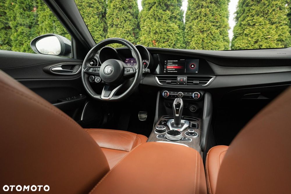 Alfa Romeo Giulia - 16