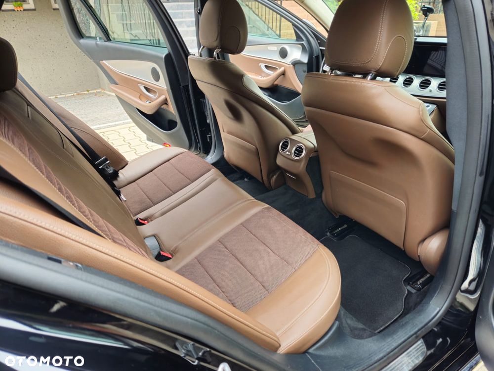 Mercedes-Benz Klasa E 220 d Avantgarde - 32