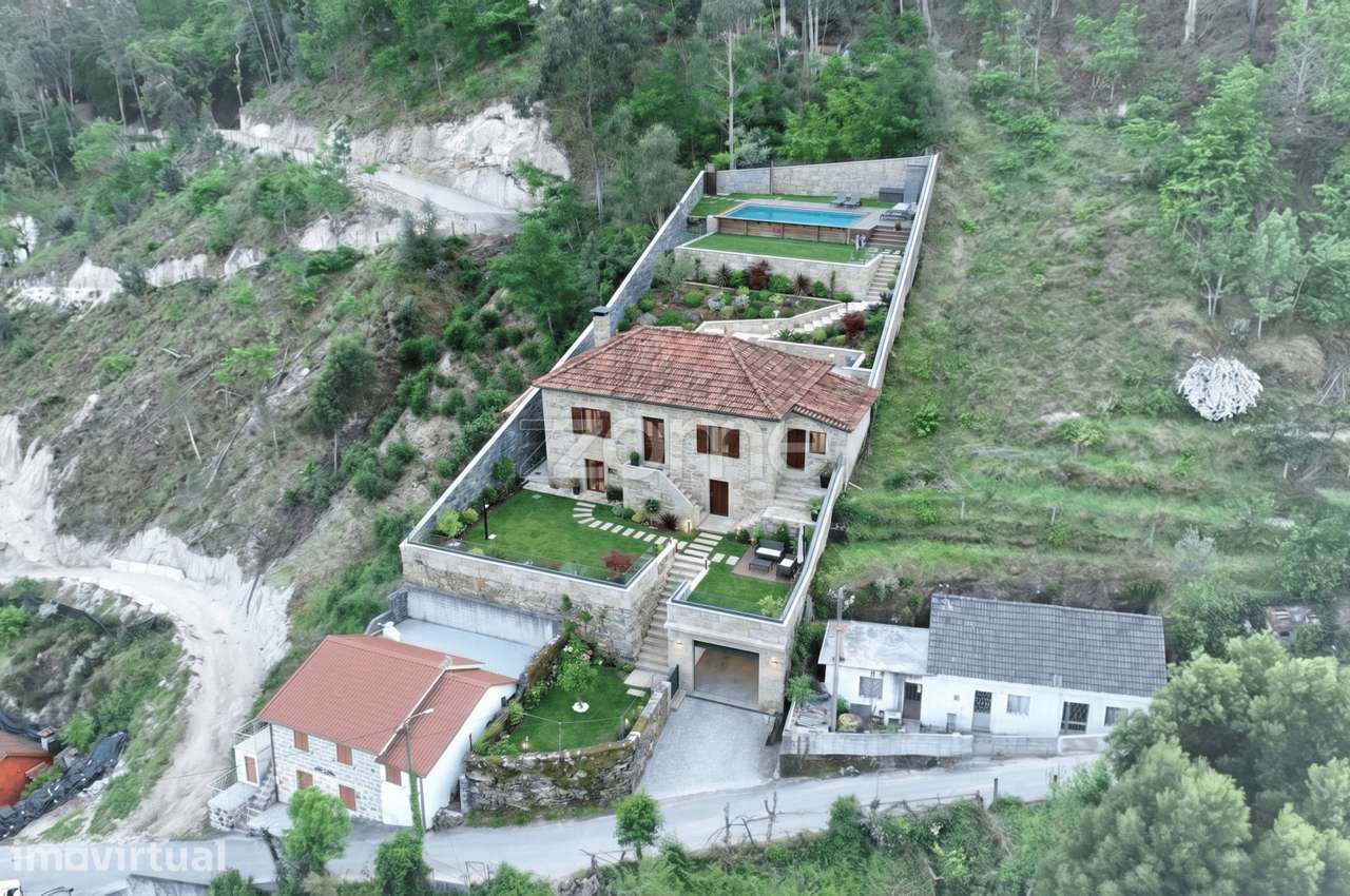 Terreno para construção no Gerês junto à Albufeira da Caniçada - Grande imagem: 2/15