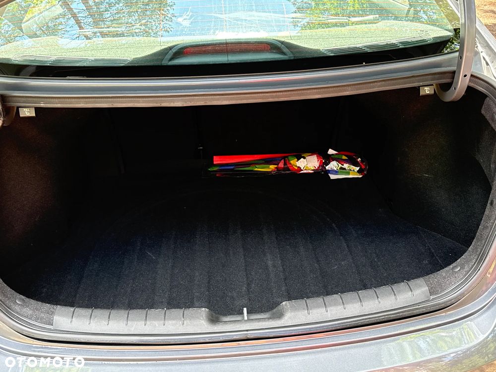 Hyundai Elantra 1.6 Style - 6
