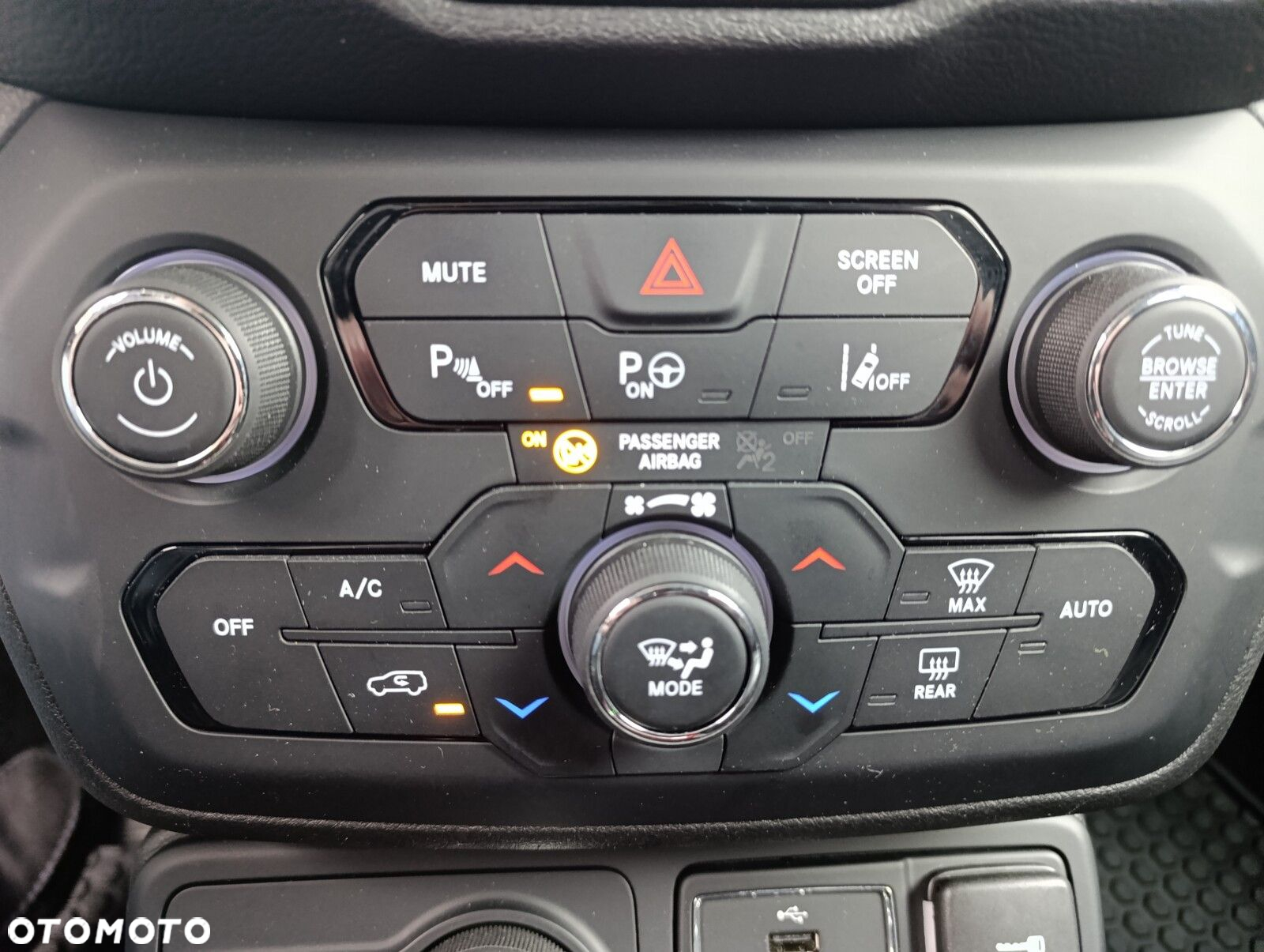 Jeep Renegade - 34