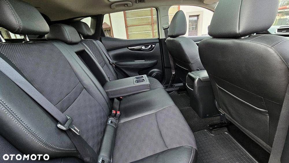 Nissan Qashqai 1.6 DIG-T N-Connecta - 25