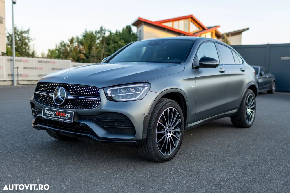 Mercedes-Benz GLC Coupe 300 e 4MATIC - 1