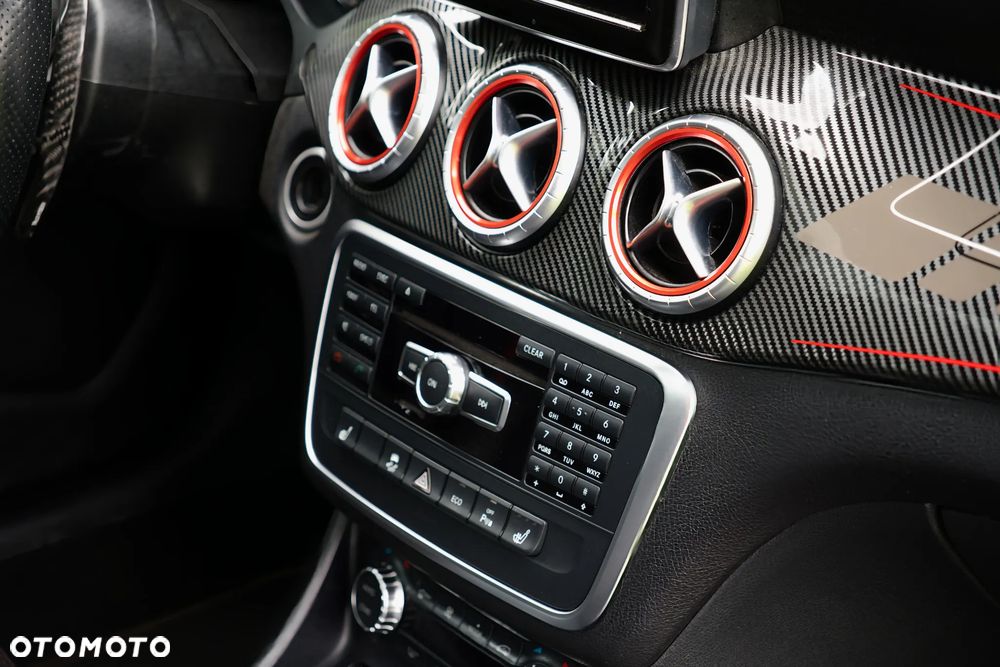 Mercedes-Benz CLA - 27
