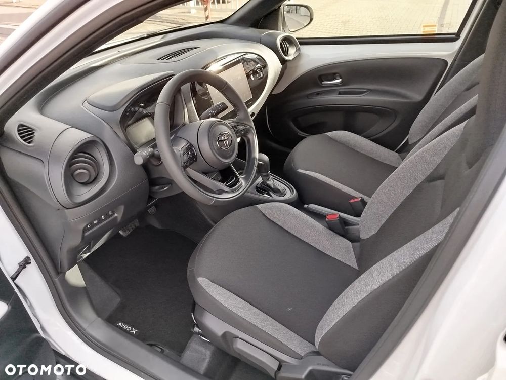 Toyota Aygo X 1.0 VVT-i Comfort CVT - 8