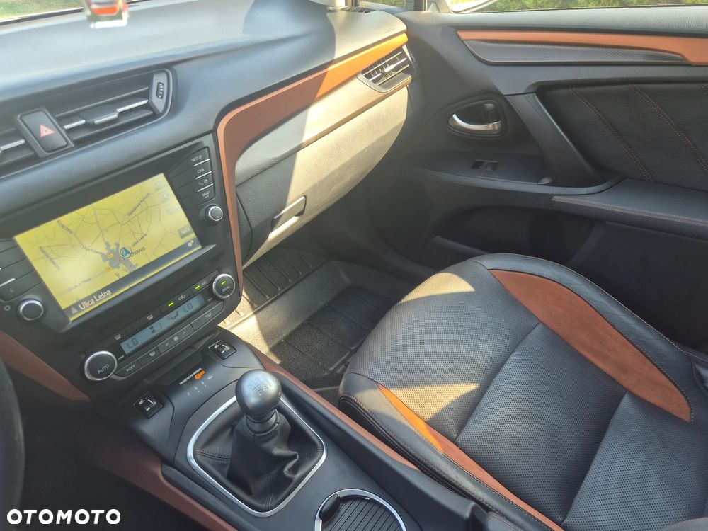 Toyota Avensis 2.0 D-4D Premium - 3