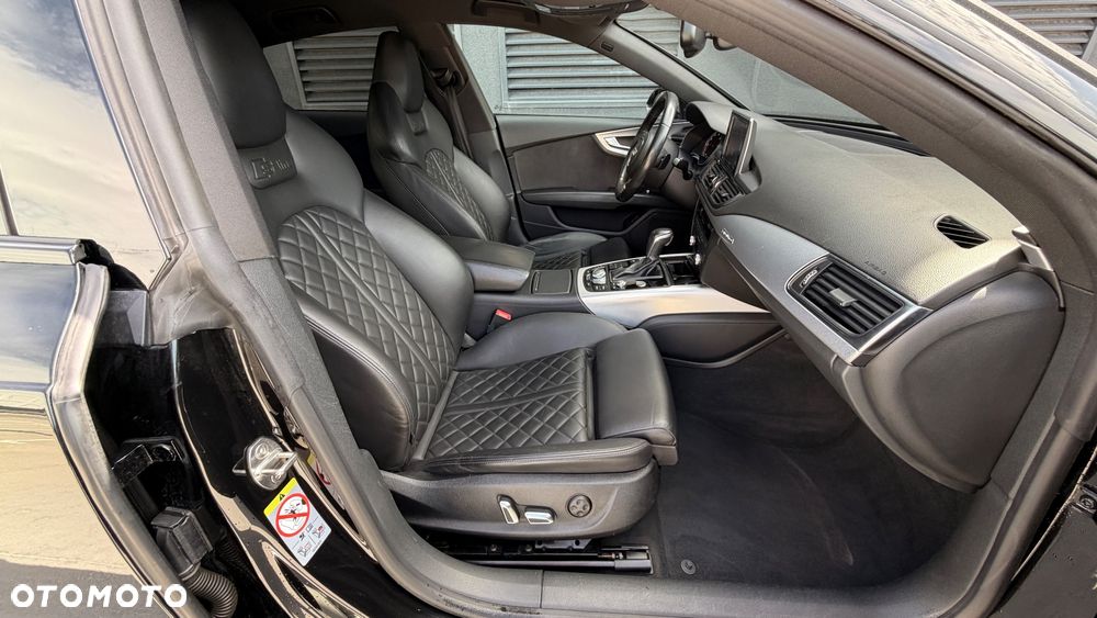Audi S8 Plus - 10