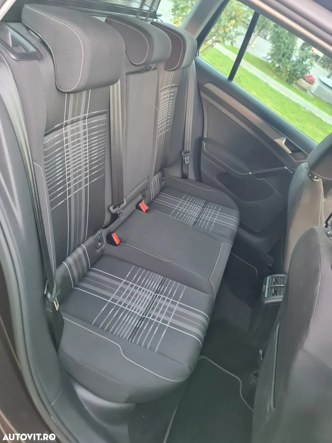 Volkswagen Golf 1.6 TDI 4Motion BlueMotion Technology Lounge - 20