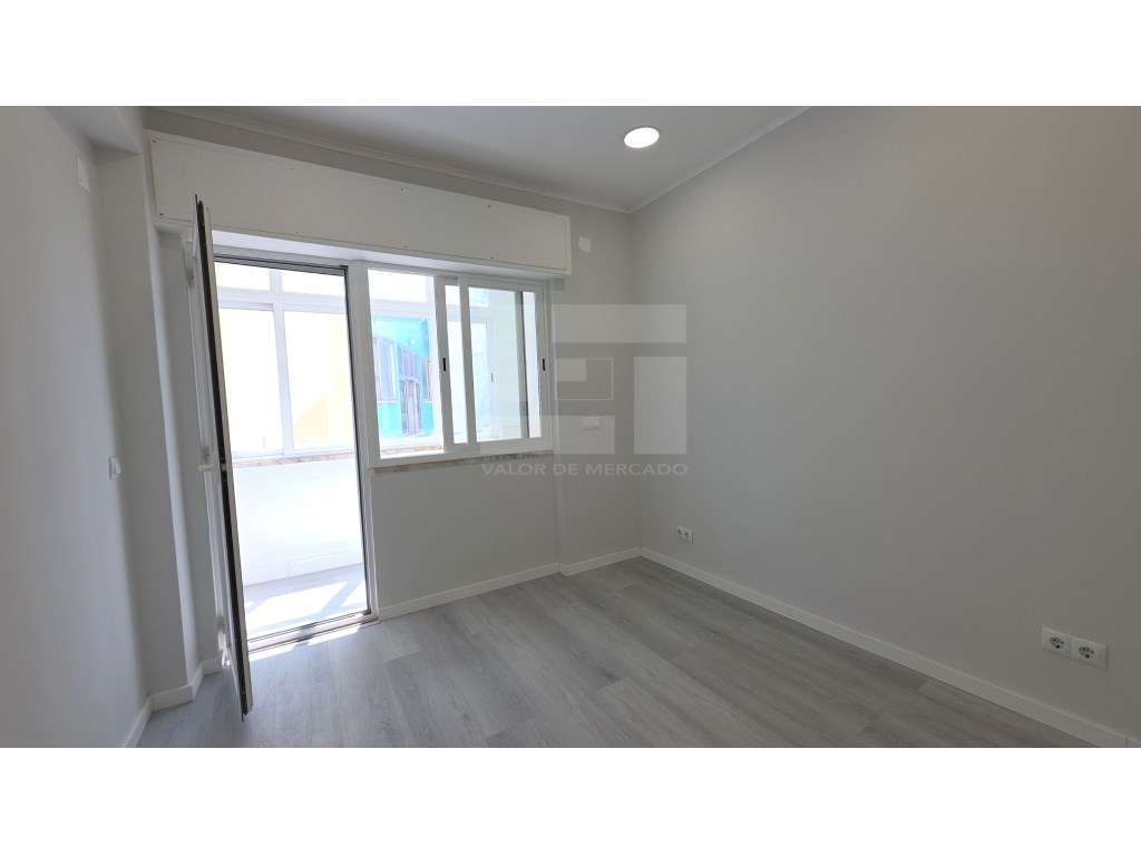 Apartamento T1 recuperado na Venteira, Amadora, Lisboa, com 2 eleva... - Grande imagem: 5/20