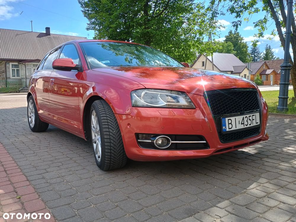 Audi A3 Sportback 1.6 TDI DPF S tronic Ambiente - 2