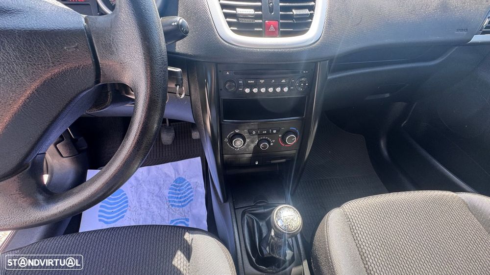 Peugeot 207 1.6 HDi Premium - 17