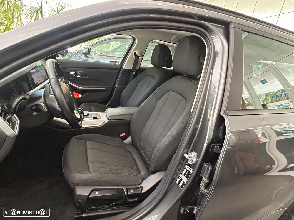 BMW 320 d Auto - 26