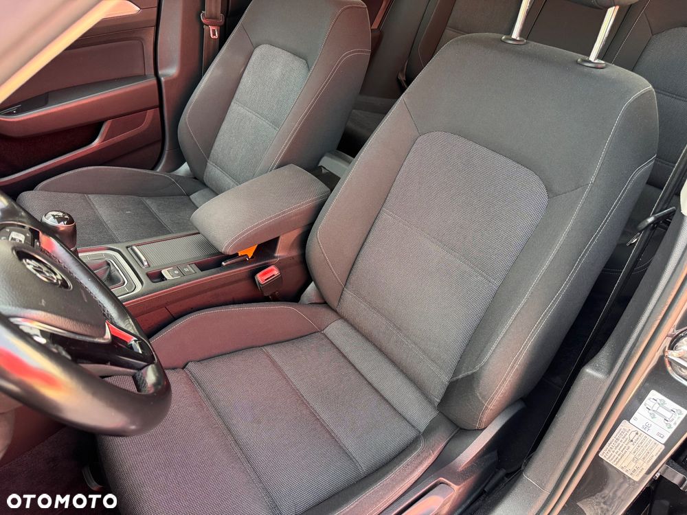 Volkswagen Passat 2.0 TDI (BlueMotion Technology) Comfortline - 34