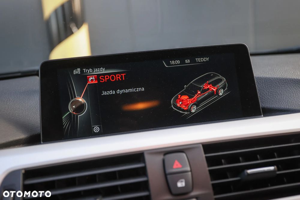 BMW Seria 3 320d xDrive Luxury Line sport - 36