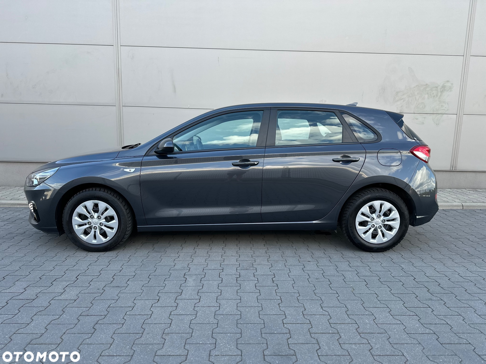 Hyundai i30 1.5 DPI Classic + - 24