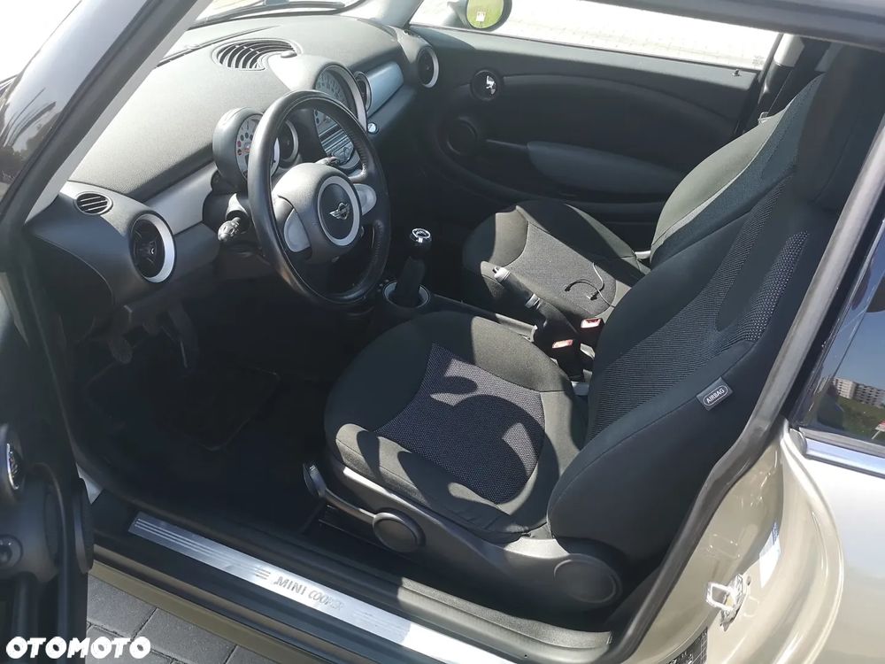 MINI Cooper Standard - 7