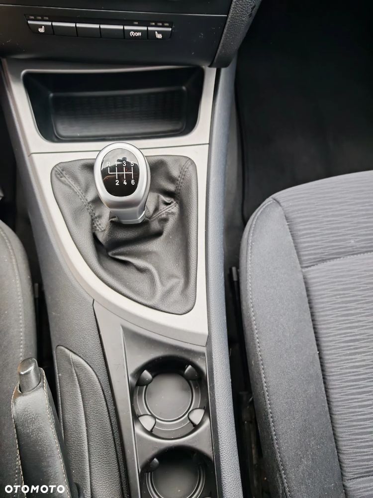 BMW Seria 1 - 25