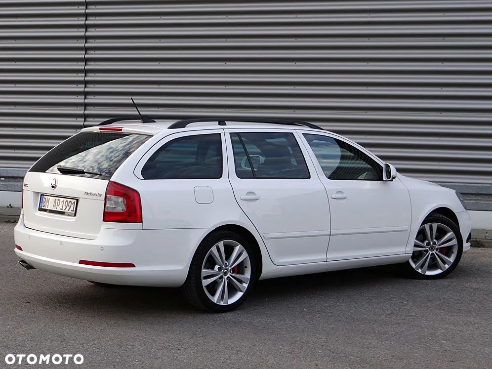 Skoda Octavia 2.0 TDI CR DPF DSG RS - 16