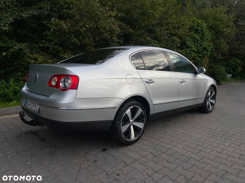 Volkswagen Passat 2.0 TDI Highline - 2