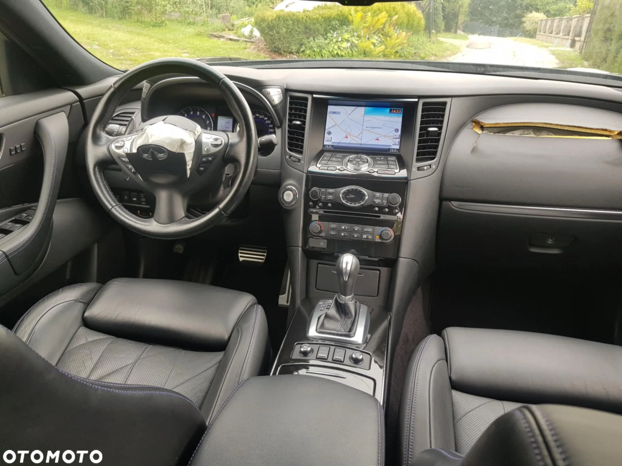 Infiniti QX70 - 26