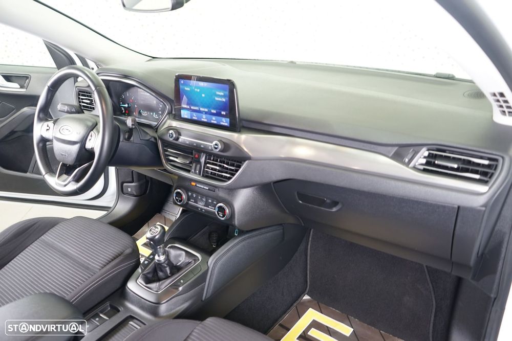 Ford Focus SW 1.5 TDCi EcoBlue Business - 17