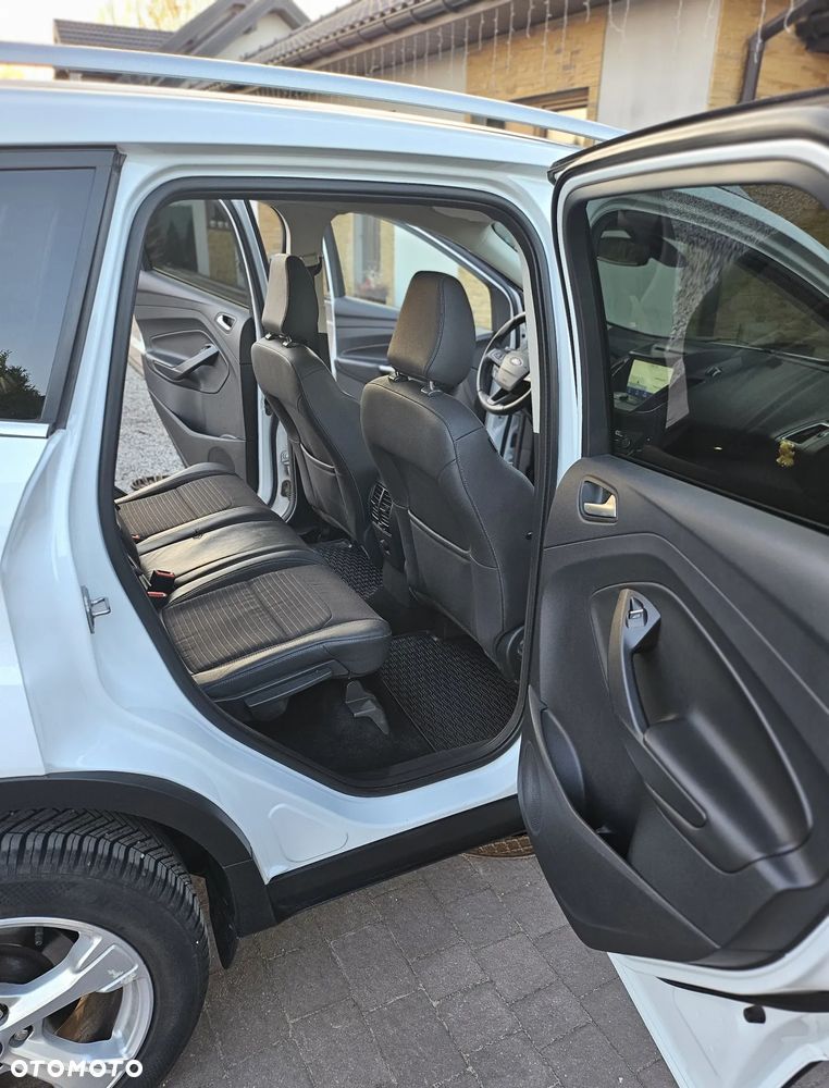 Ford Kuga - 12