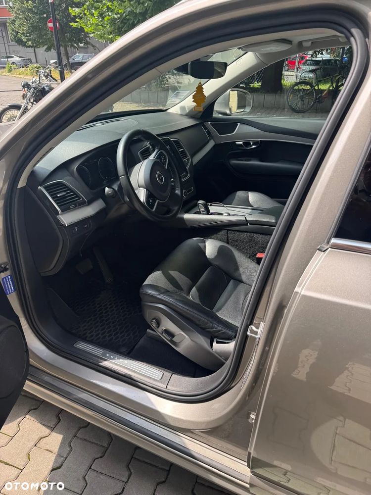 Volvo XC 90 - 7