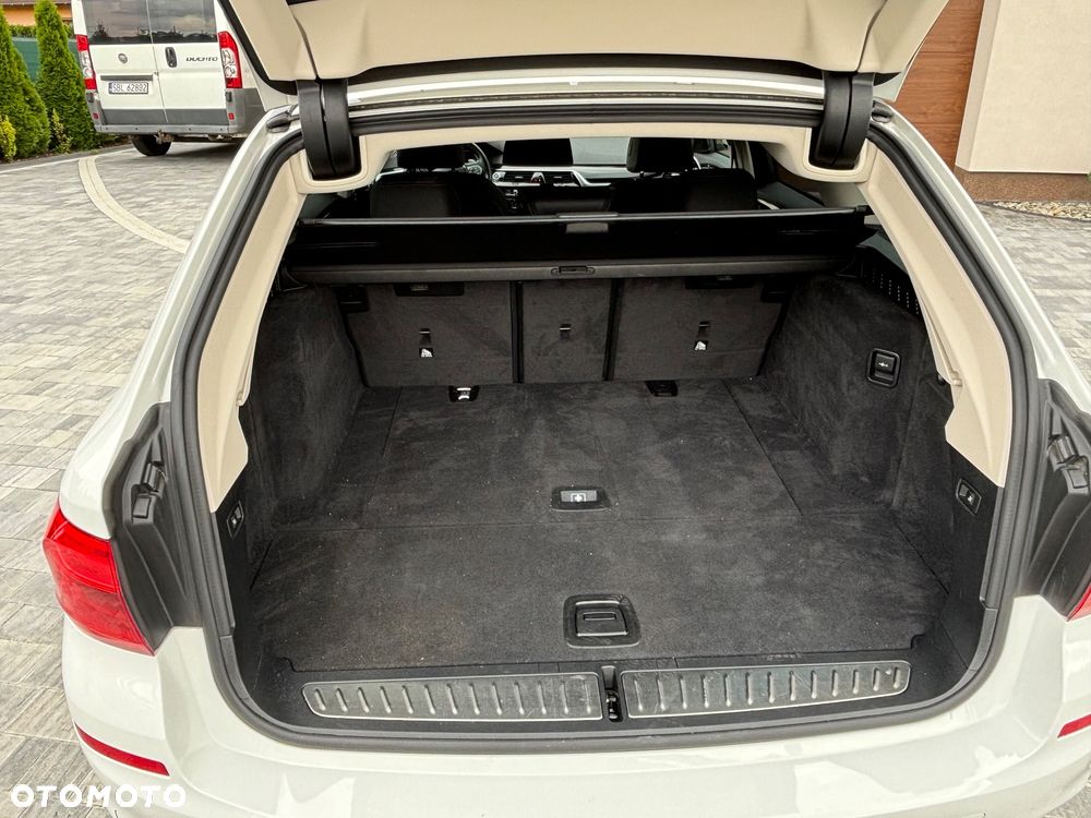 BMW Seria 5 520d Sport Line sport - 8