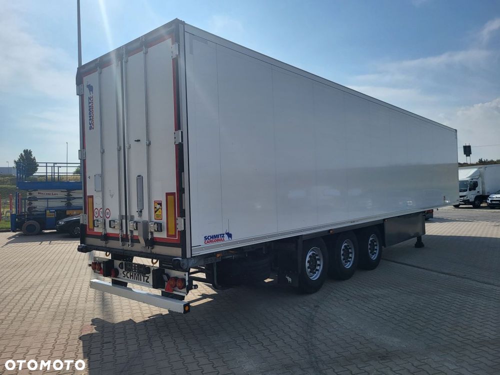 Schmitz Cargobull ThermoKing SLXi300; Dopplestock; Uchwyty promowe, Paleciara - 4