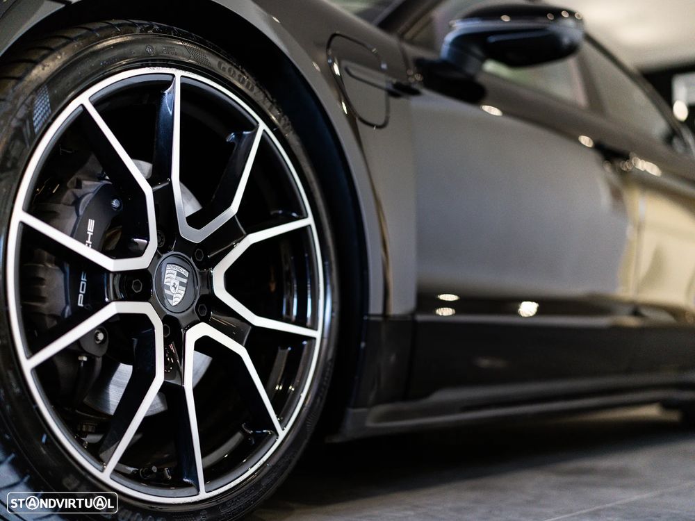 Porsche Taycan Sport Turismo - 14