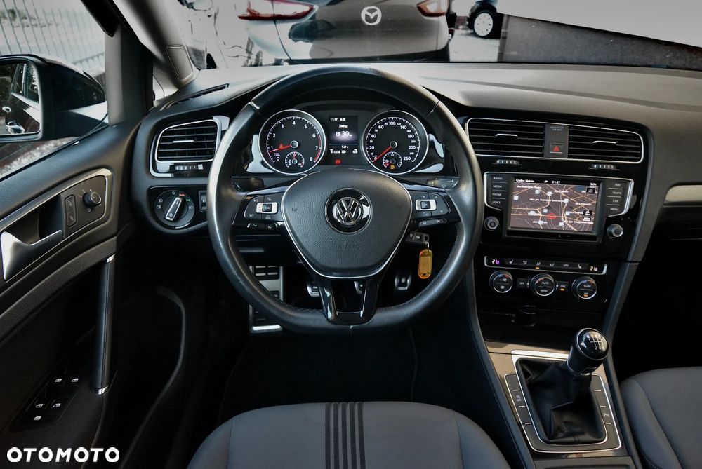 Volkswagen Golf - 14