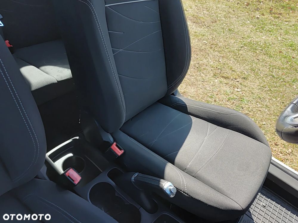 Ford Fiesta 1.25 Ambiente EU5 - 22