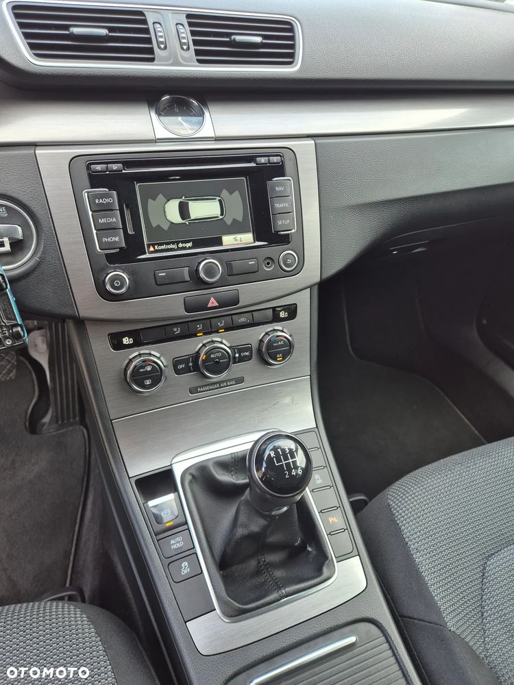 Volkswagen Passat 1.6 TDI Comfortline - 18