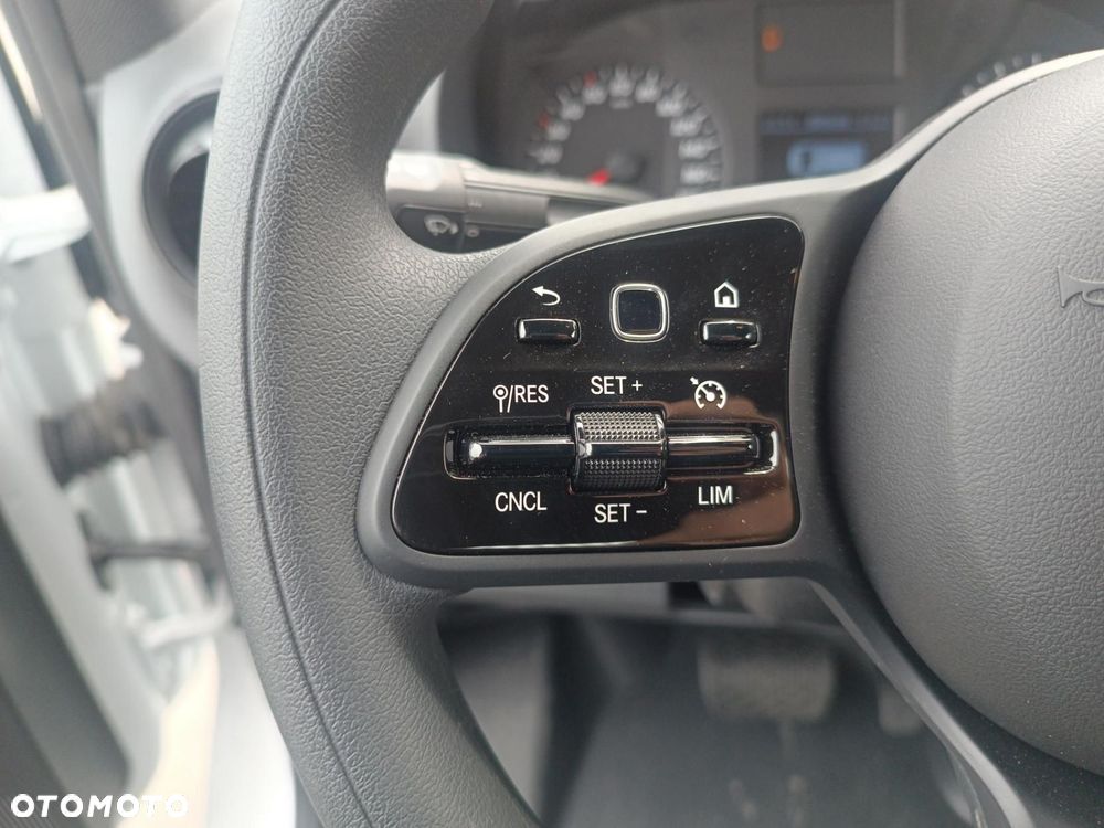 Mercedes-Benz Sprinter - 17